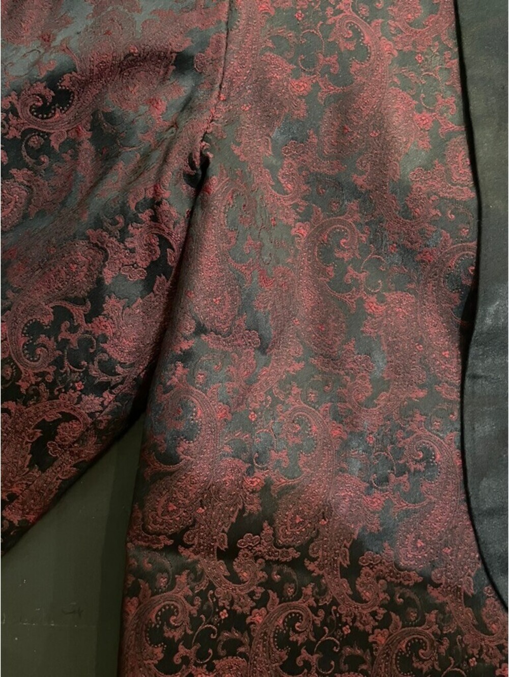 Vintage Burgundy Brocade Tuxedo Jacket High Fidelity Film 42 - Picture 4 of 12